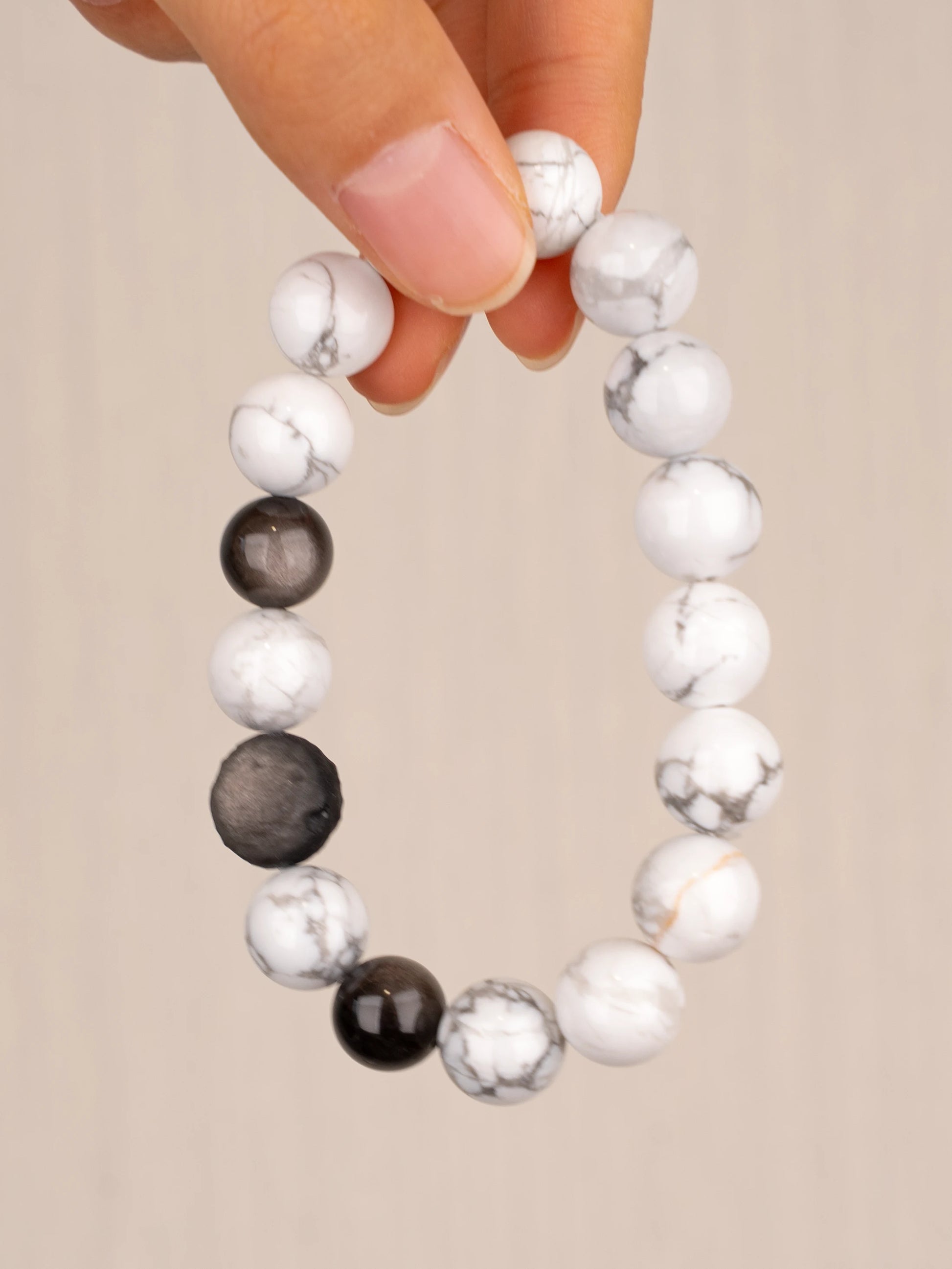 SENLLY Frosted Balance - Beaded Stretch Bracelet with Howlite & Silver Obsidian, Handcrafted Natural Stone Jewelry for Clarity, Calm & Grounding