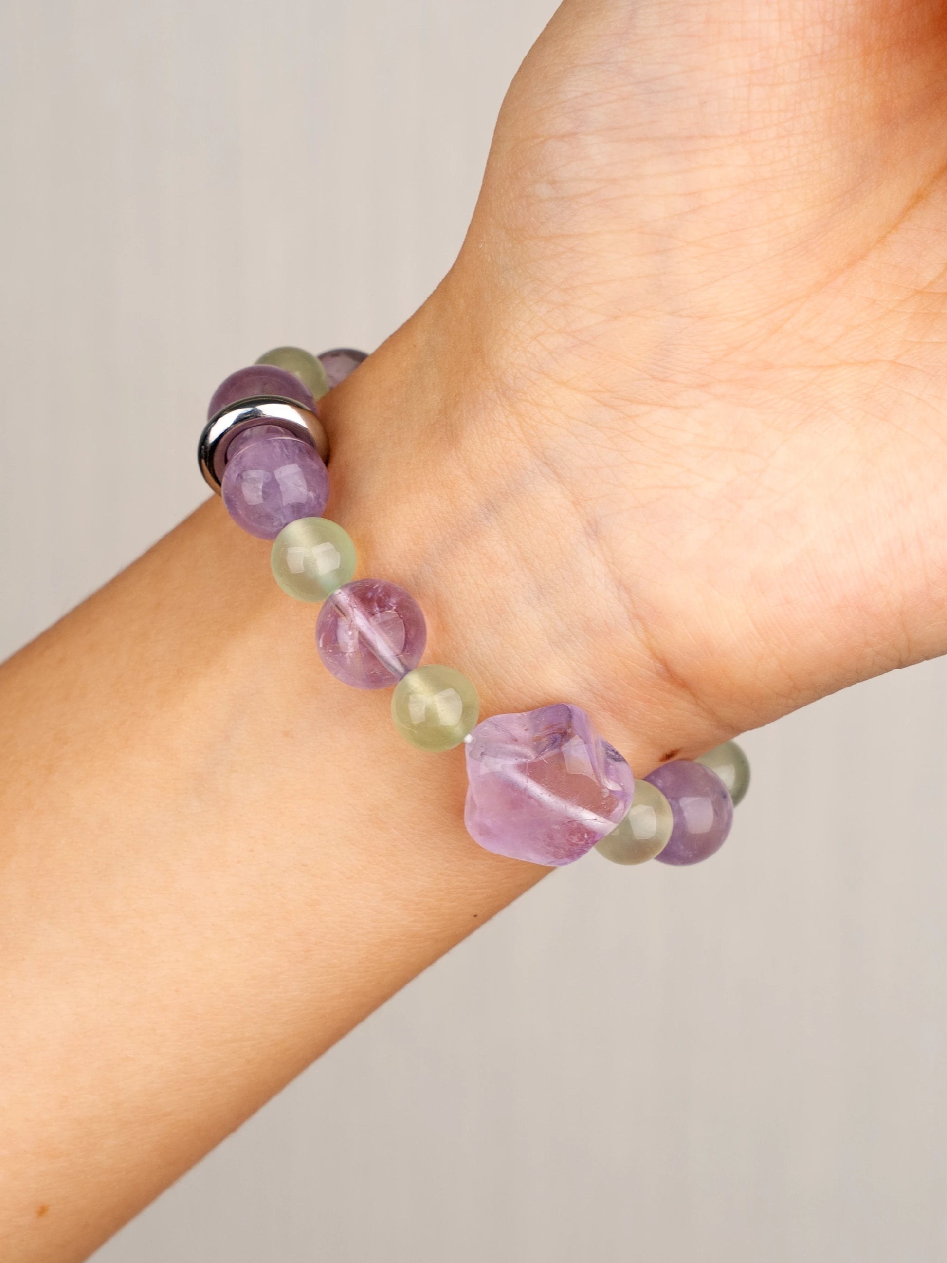 SENLLY Lavender Glow - Beaded Stretch Bracelet with Natural Lavender Amethyst & Prehnite, Handcrafted Natural Stone Jewelry for Calm, Harmony & Emotional Clarity