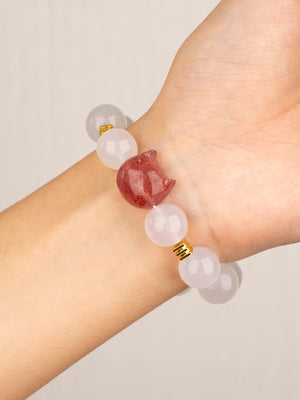 SENLLY Snowberry Cat - Beaded Stretch Bracelet with White Agate & Strawberry Quartz Cat Charm, Handmade Natural Stone Jewelry for Sweetness, Calm & Gentle Energy