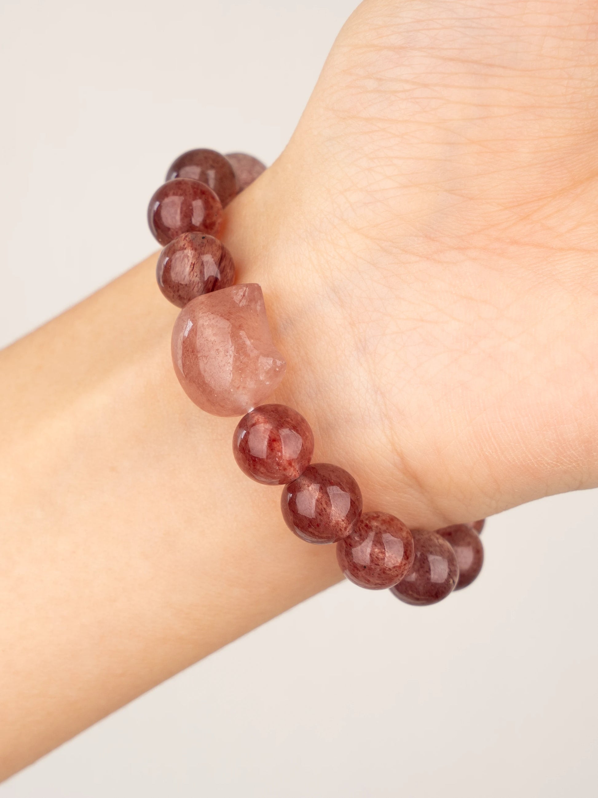 SENLLY Strawberry Whisker - Beaded Stretch Bracelet with Strawberry Quartz & Cat Head Carving, Handmade Natural Stone Jewelry for Joy, Warmth & Emotional Balance