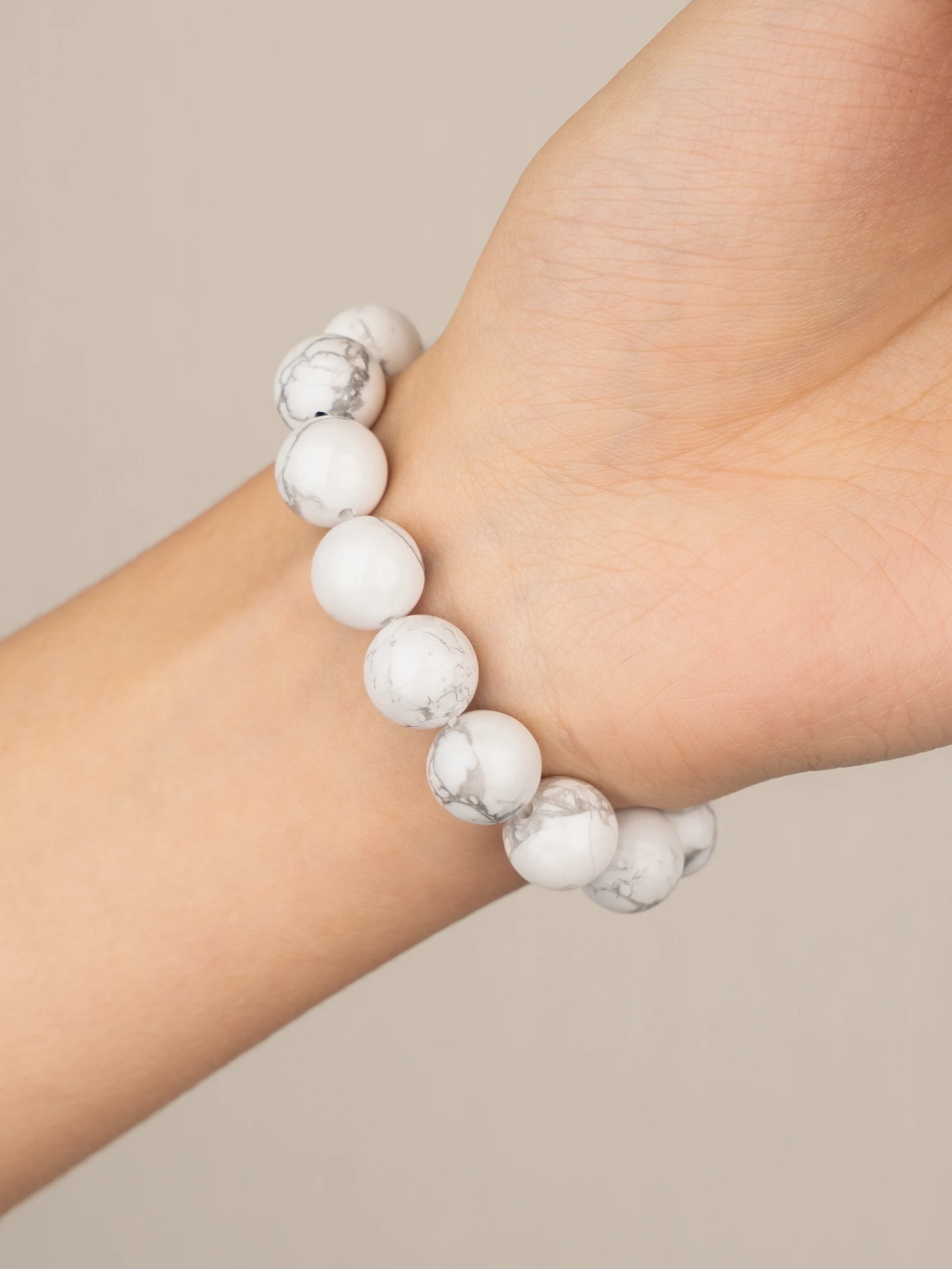 SENLLY Pure Balance - 10mm Natural Howlite Beaded Bracelet, Handmade Stone Jewelry for Calm, Clarity & Modern Minimalist Style