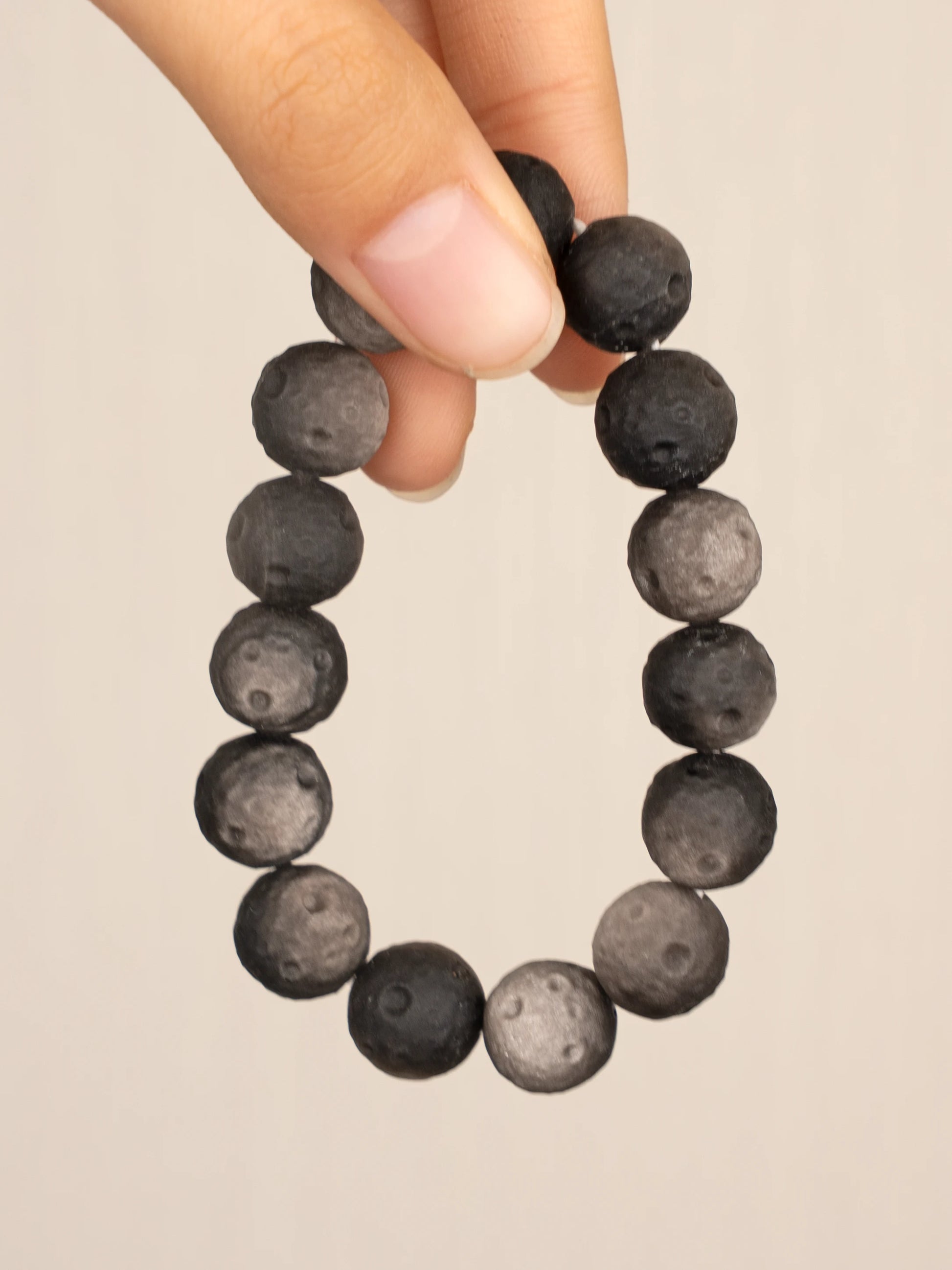 SENLLY Lunar Shadow - Silver Obsidian Moon-Texture 10mm Beaded Bracelet, Handmade Natural Stone Jewelry for Grounding, Protection & Clarity