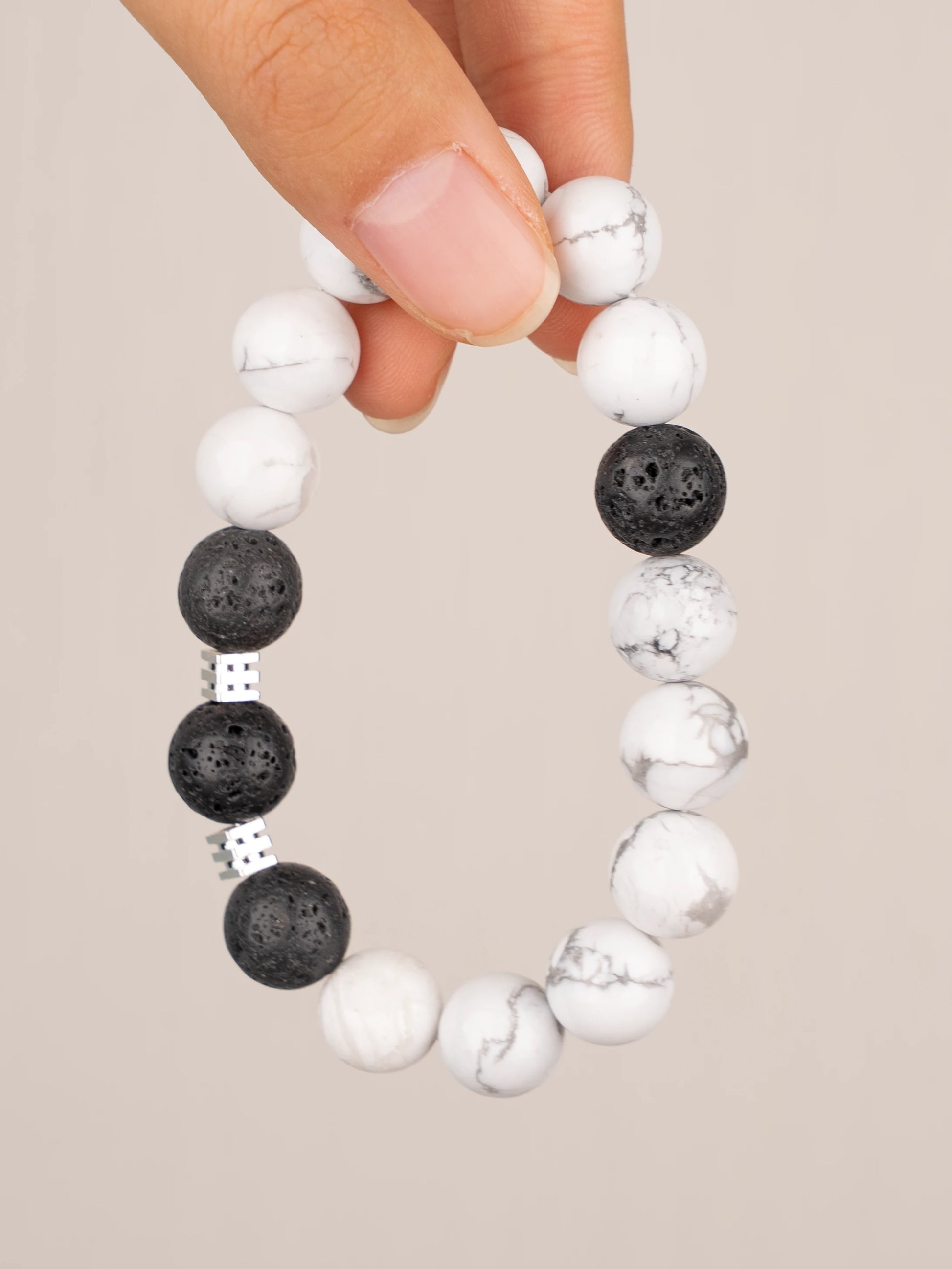 SENLLY Mono Calm - Beaded Stretch Bracelet with Lava Rock & Howlite, Handmade Natural Stone Jewelry for Grounding, Clarity & Relaxation