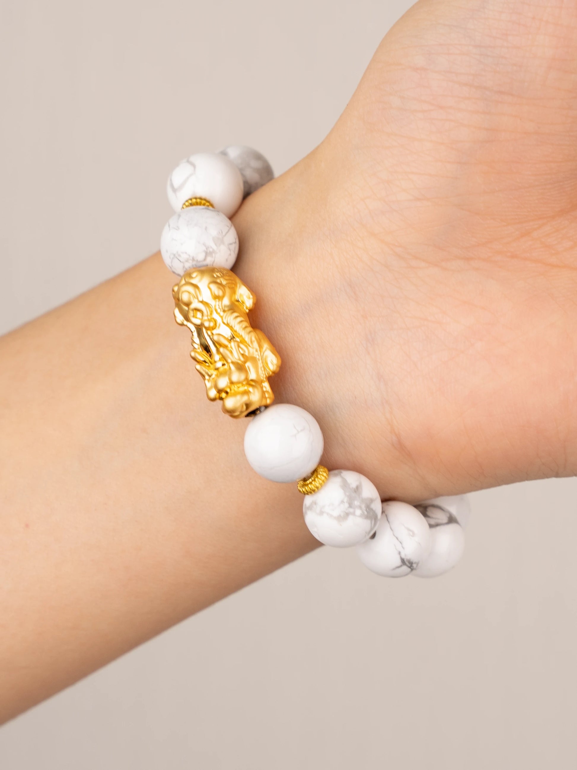 SENLLY Marble Calm - Beaded Stretch Bracelet with Howlite & Brass Pixiu Charm, Handmade Natural Stone Jewelry for Calm, Balance & Clarity