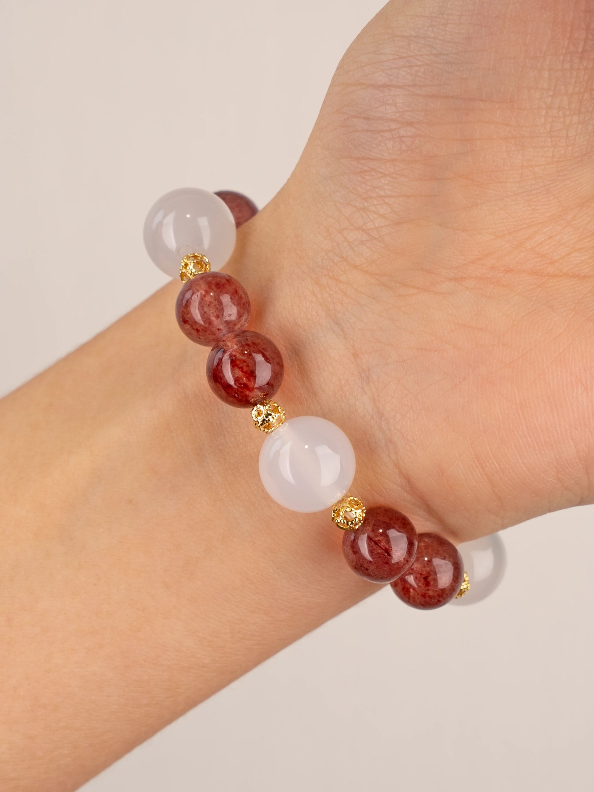 SENLLY Strawberry Bloom - Beaded Stretch Bracelet with Natural Strawberry Quartz & White Agate, Handcrafted Natural Stone Jewelry for Love, Calm & Emotional Balance